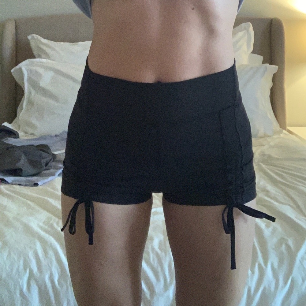 lululemon yoga shorts | Size 2